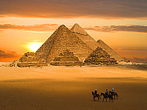  Bildansicht Attraktion  Die Pyramiden von Giza sind ein Wahrzeichen Ägyptens