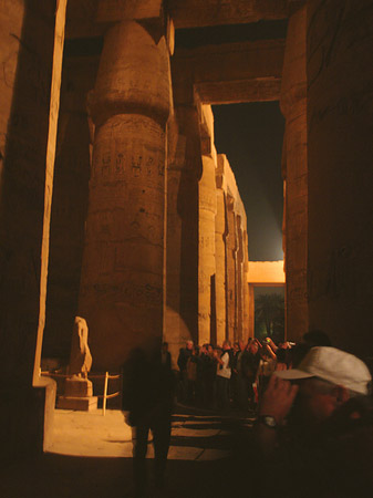 Karnak Tempel bei Nacht Foto 