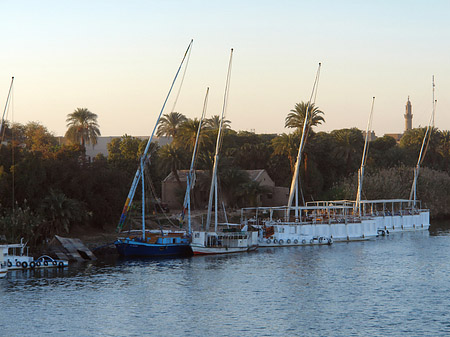 Schiffe und Boote Fotos