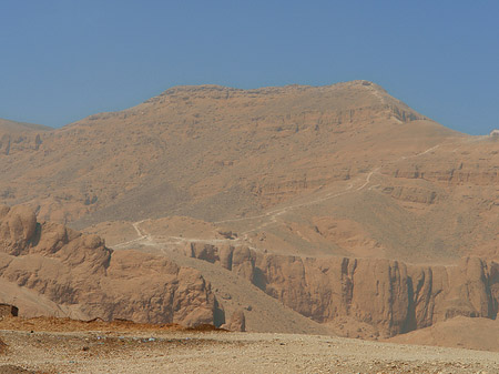 Foto Fahrt zu den Kolossen von Memnon
