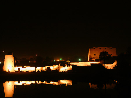 Fotos Karnak Tempel bei Nacht