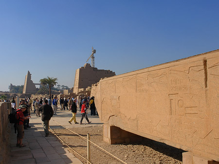 Foto Umgekippter Obelisk