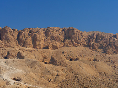 Fotos Eingang zum Tempel mit Berg