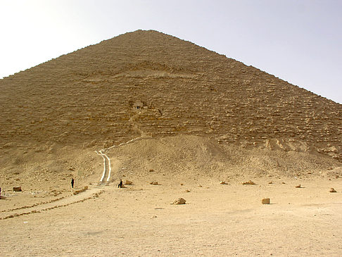 Rote Pyramide Fotos
